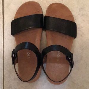Vionic Marsala size 8 black sandals
